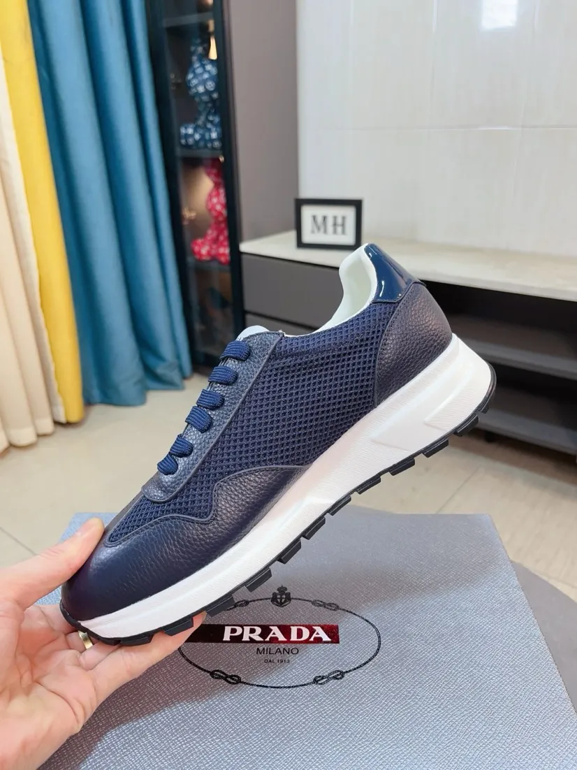 Men's shoes 💰580🌹🌹High-quality new Prada counters are launched simultaneously. The new men's shoes and 😘fabrics are selected from imported mesh and glue-spraying technology. Imported cowhide lining. 👍🏿High-end☄️Open-molded non-slip rubber outsole, exquisite lines, simple and elegant, comfortable and high-end for leisure travel. Code number: 38 to 44